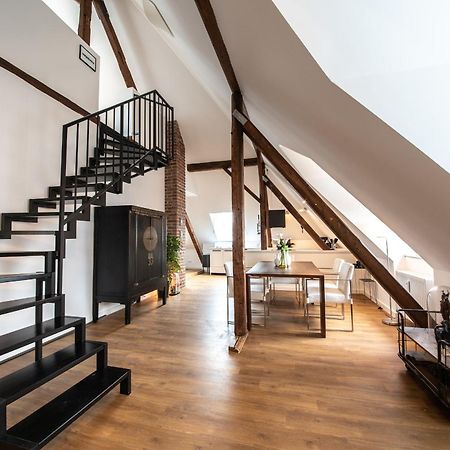 Design-Loft Und Apartments มึลไฮม์ อันแดร์ รัวร์ ภายนอก รูปภาพ